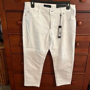 Tahari white Capri jeans